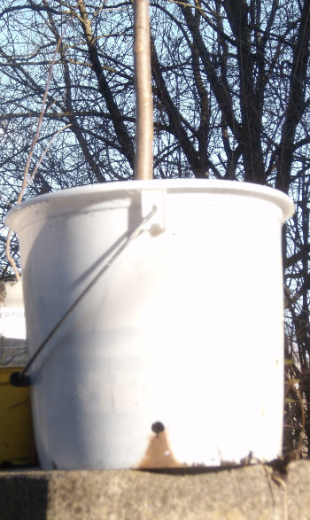Farbeimer mit Abzugsloch Farbeimer mit Abzugsloch